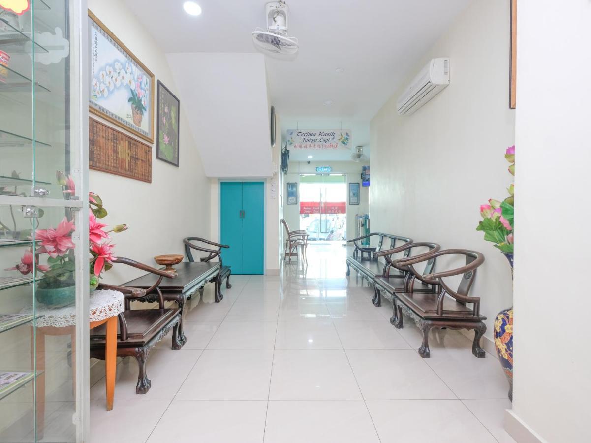 Oyo 89877 Sun Triang Hotel Kampong Kerayong Kültér fotó